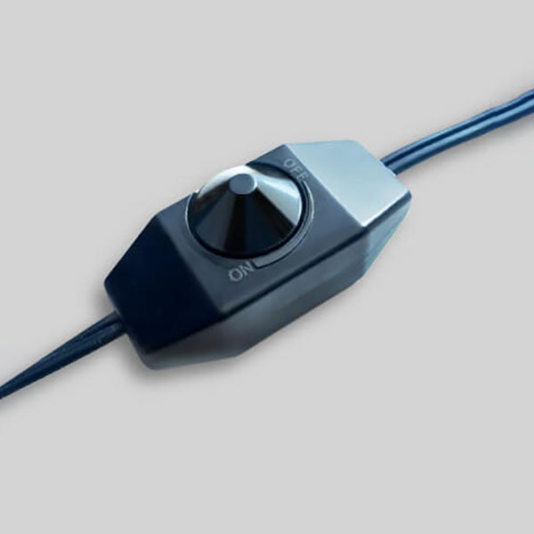 Japansk minimalistisk bordslampa — massiv träbas, polerad stålskärm