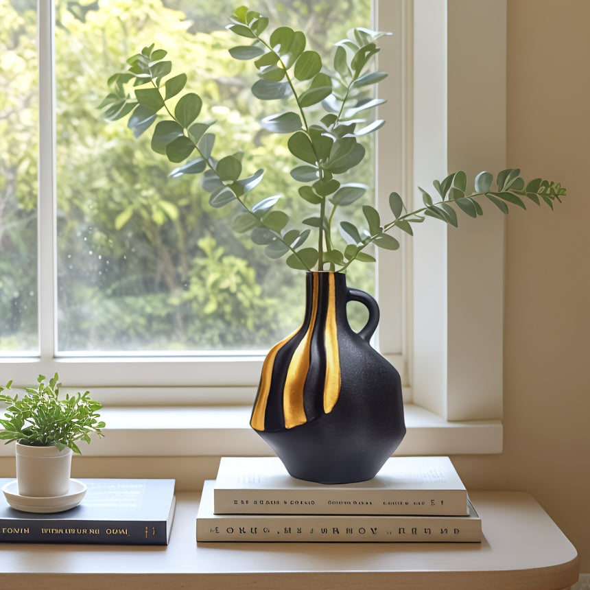 Modern Ceramic Vase | Black & White with Gold Accents – Luxury Tabletop & Mantelpiece Decoration | Meowbutter