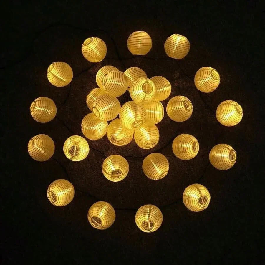 Solarbetriebene LED-Lichterkette für den Außenbereich zur Dekoration von Garten und Party | meowbutter
