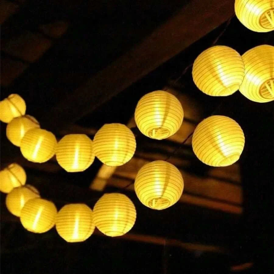 Solarbetriebene LED-Lichterkette für den Außenbereich zur Dekoration von Garten und Party | meowbutter