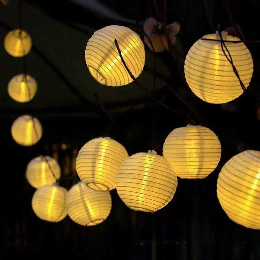 Solarbetriebene LED-Lichterkette für den Außenbereich zur Dekoration von Garten und Party | meowbutter