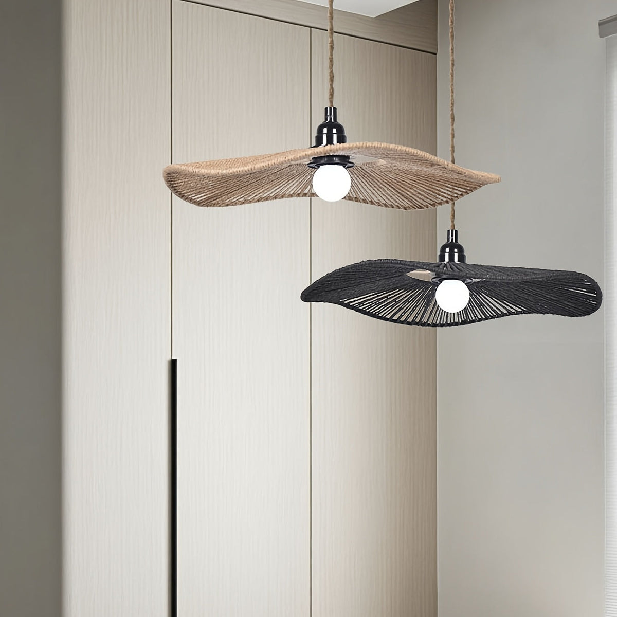 Abat-jour de plafonnier en corde de papier tressée à la main — design artistique naturel