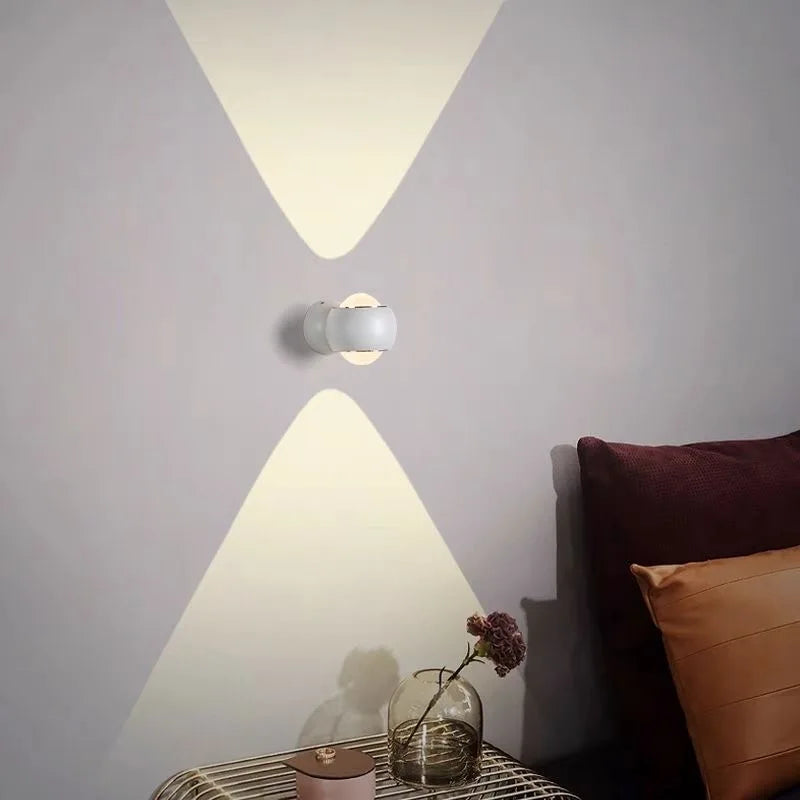 PureLight - 180 ° rotatable wall light