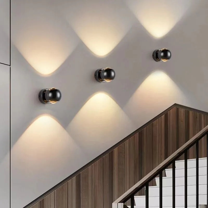 PureLight - 180 ° rotatable wall light
