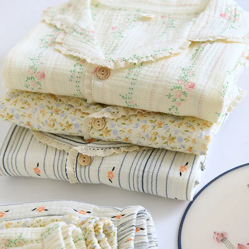 The Short Bloom Short Sleeve Pajama Set In Muslin Cotton