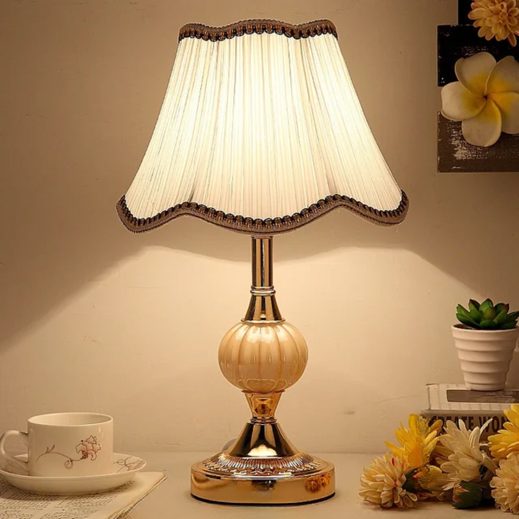 Lampada da tavolo scandinava vintage Quixy | Design floreale elegante | Meowbutter