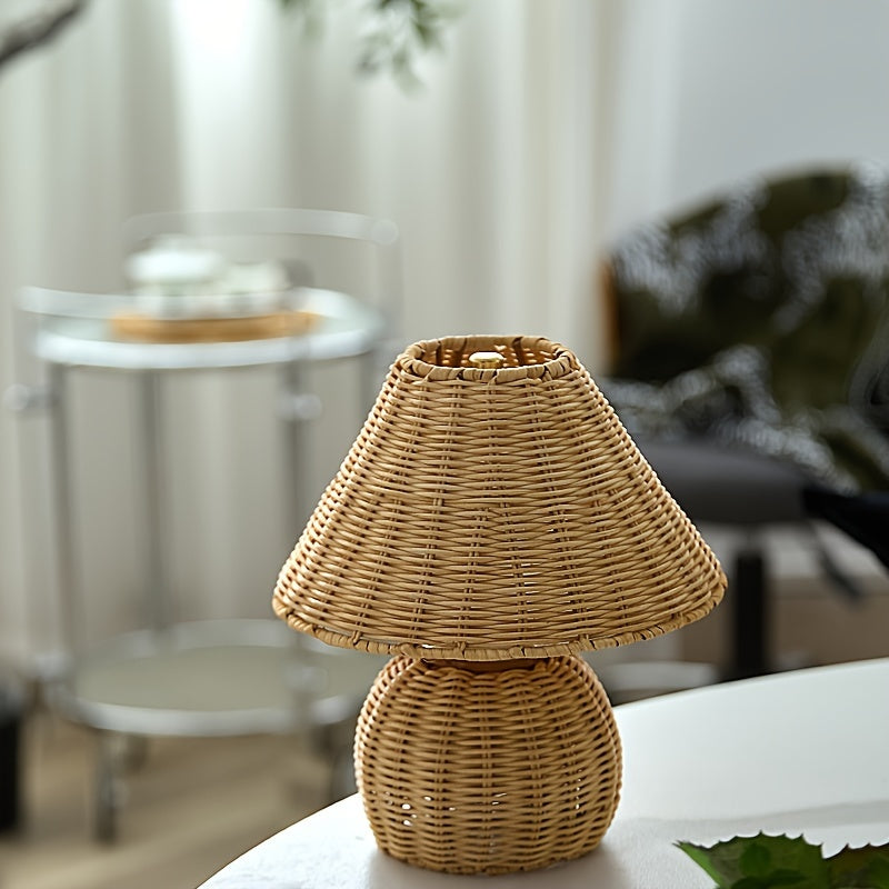 Bamboo Woven Desk Lamp — USB Powered, Cylindrical Shade, Low-Glare Illumination