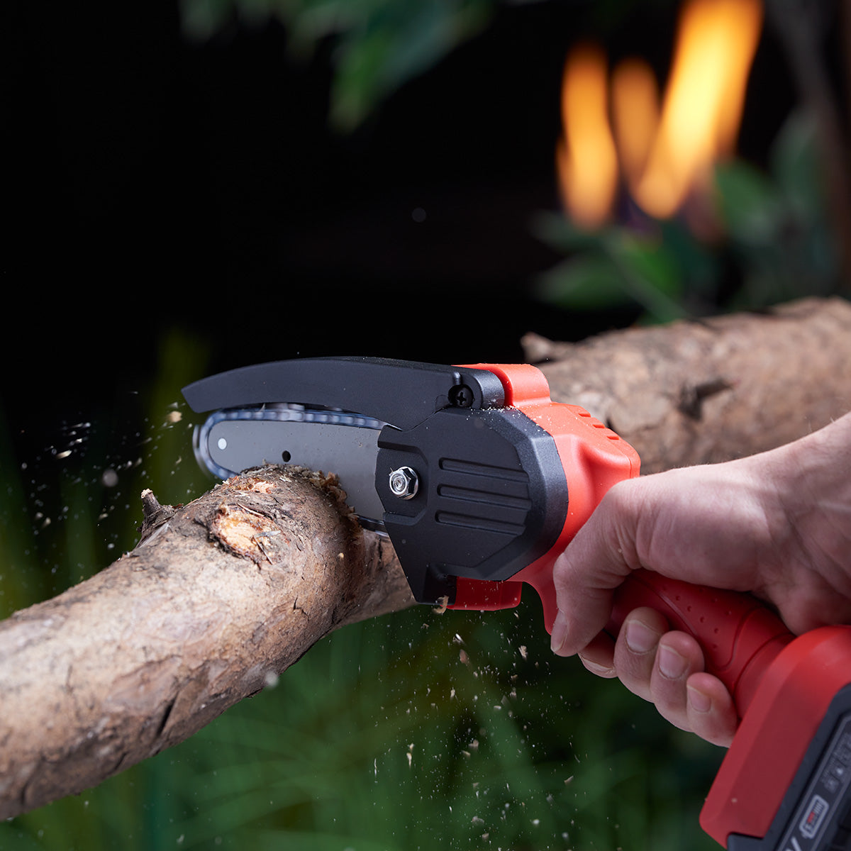 Compact Electric Mini Chainsaw — 550W Motor, 24V Battery, 1.5kg Weight