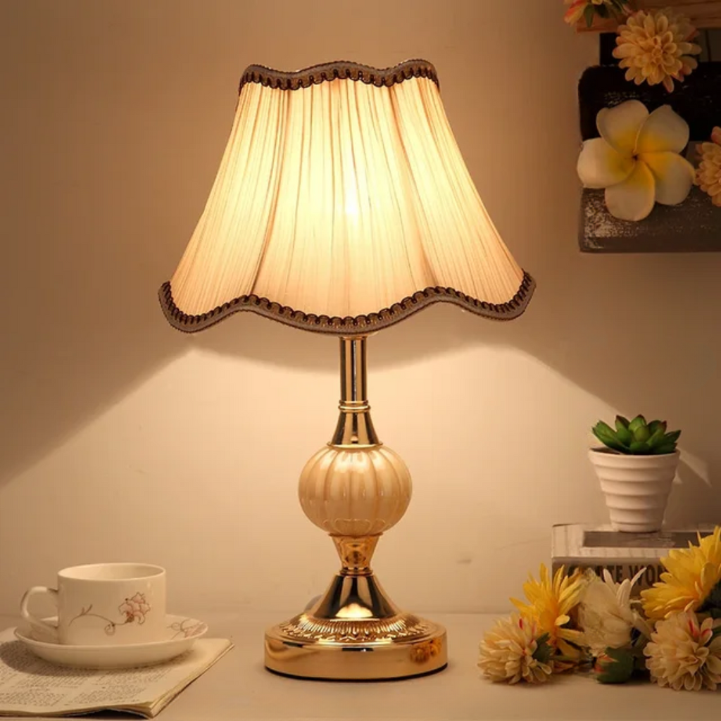 Lampada da tavolo scandinava vintage Quixy | Design floreale elegante | Meowbutter