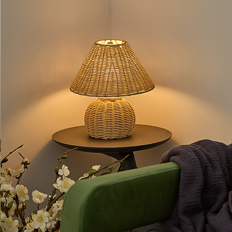 Bamboo Woven Desk Lamp — USB Powered, Cylindrical Shade, Low-Glare Illumination