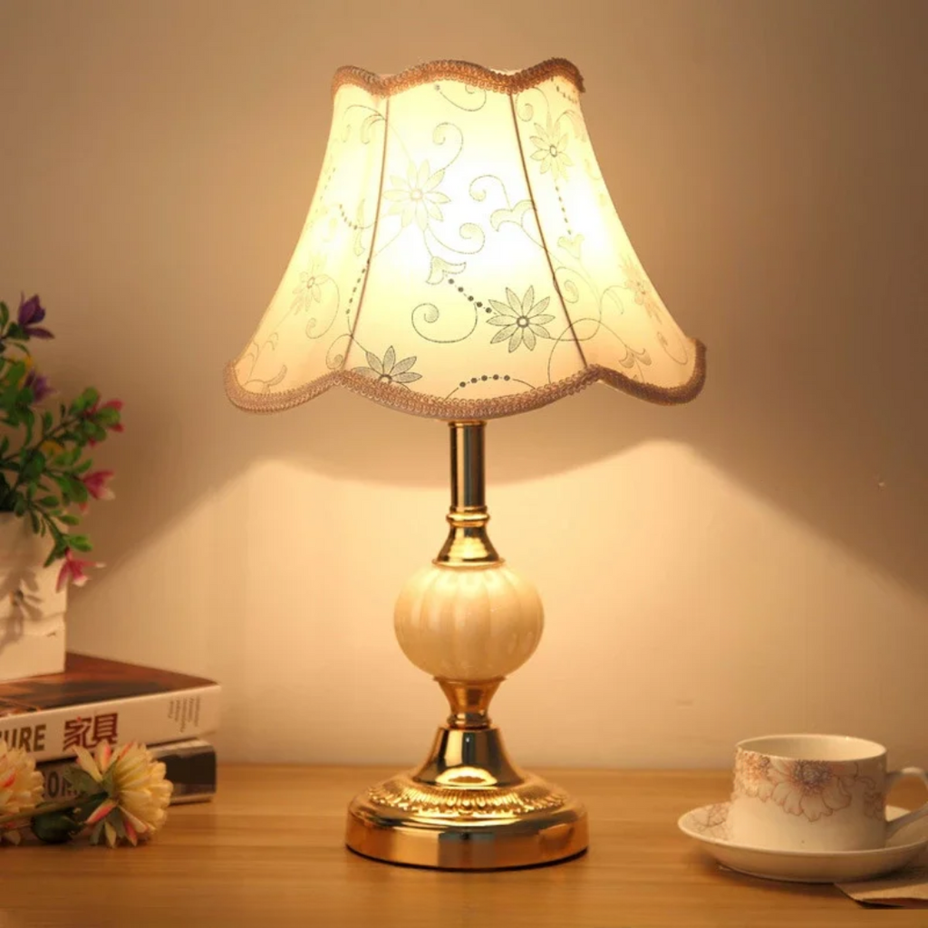 Lampada da tavolo scandinava vintage Quixy | Design floreale elegante | Meowbutter
