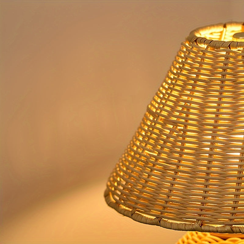 Bamboo Woven Desk Lamp — USB Powered, Cylindrical Shade, Low-Glare Illumination