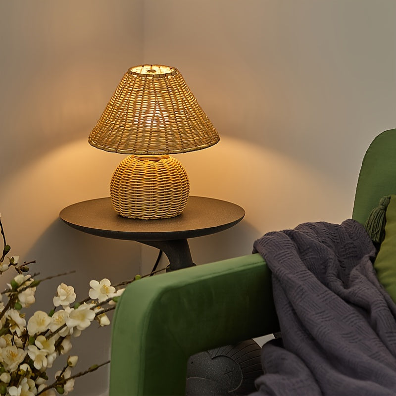 Bamboo Woven Desk Lamp — USB Powered, Cylindrical Shade, Low-Glare Illumination