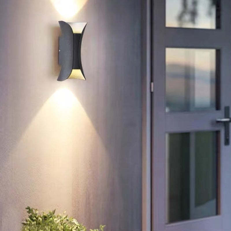 Ardell | Curved Outdoor Wall-Mounted LED Lamp