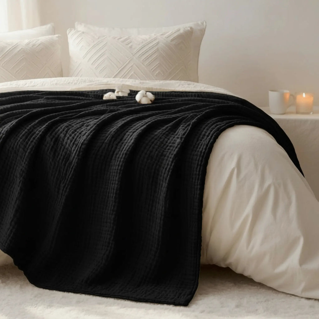 Klassische Decke mit Monogramm aus 100 % Musselin-Baumwolle