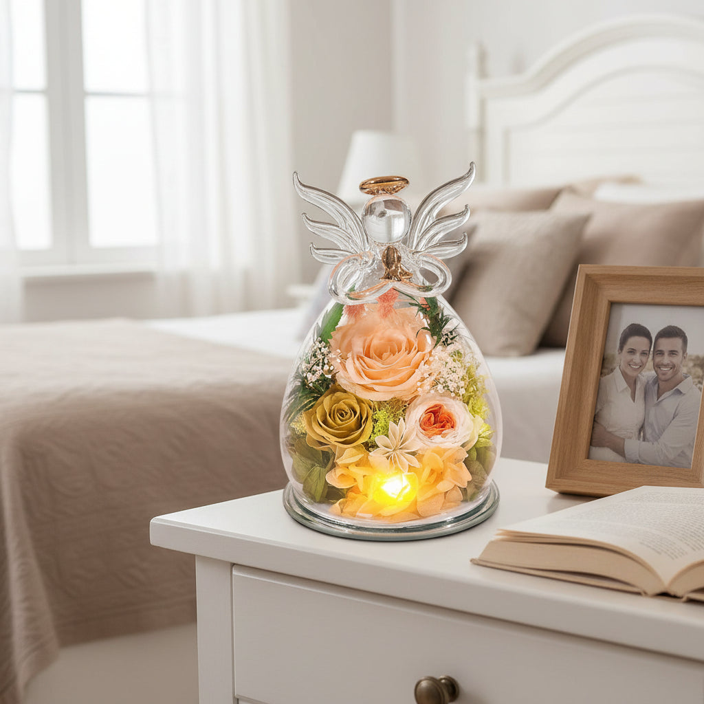 Roos voor Moederdag — glazen stolp met geconserveerde roos en warmwitte ledverlichting