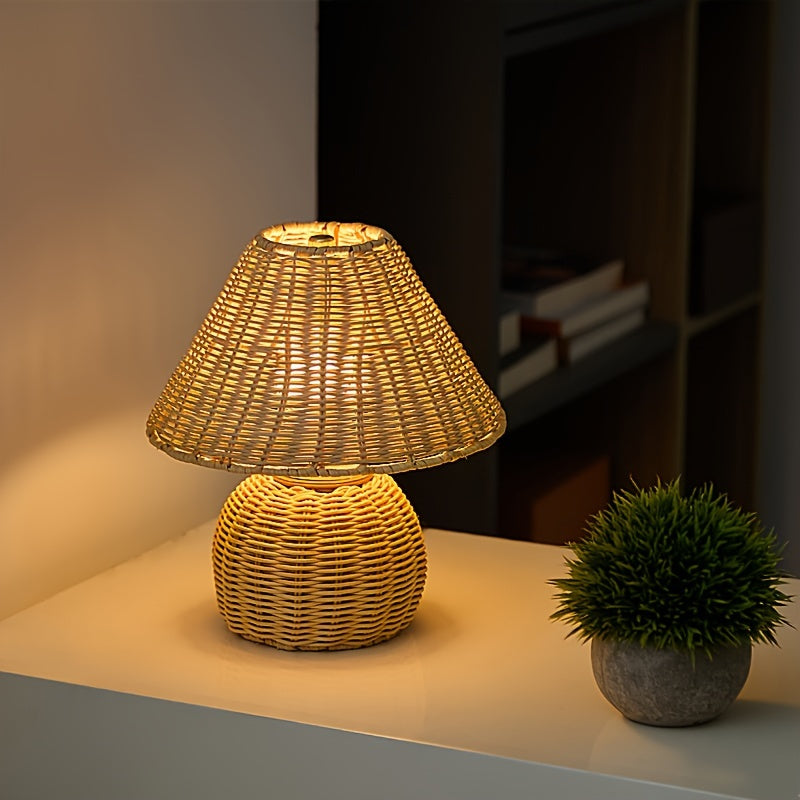Bamboo Woven Desk Lamp — USB Powered, Cylindrical Shade, Low-Glare Illumination