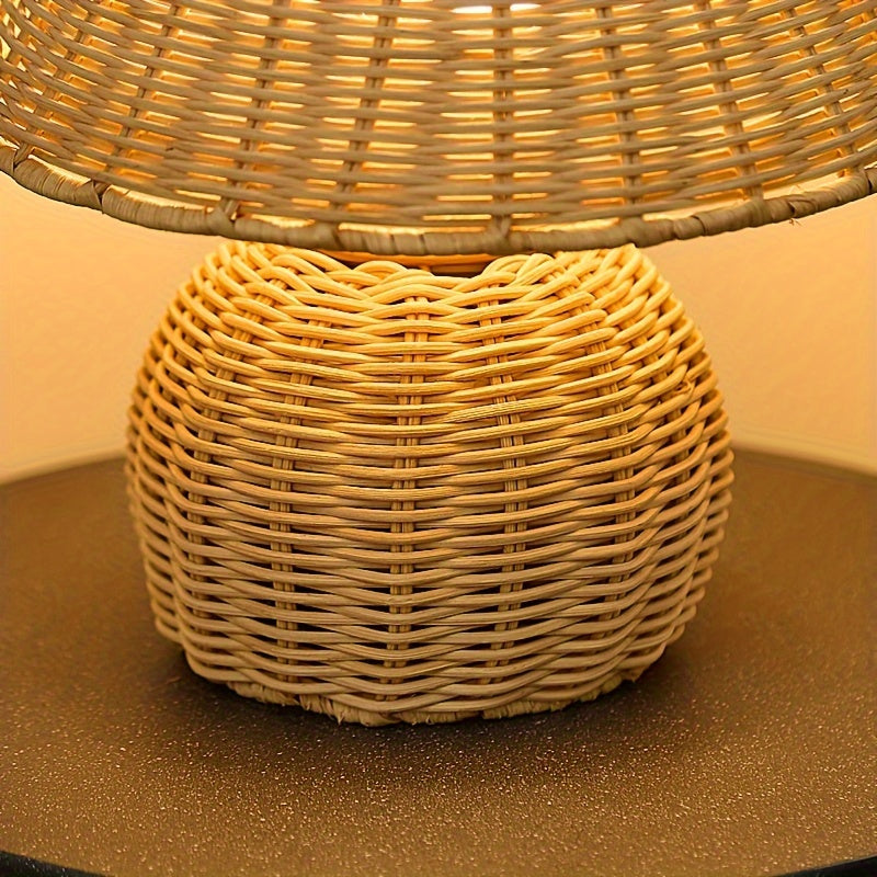 Bamboo Woven Desk Lamp — USB Powered, Cylindrical Shade, Low-Glare Illumination