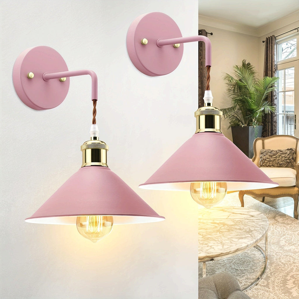 Industriell vegglampe i oljepolert metall — halvplan innfatning, solid ramme, fast tilkobling