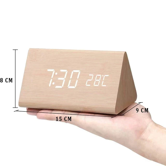 ساعة منبّه LED من WoodWatch مزوّدة بالتحكم الصوتي — هيكل بلمسة خشبية واقعية