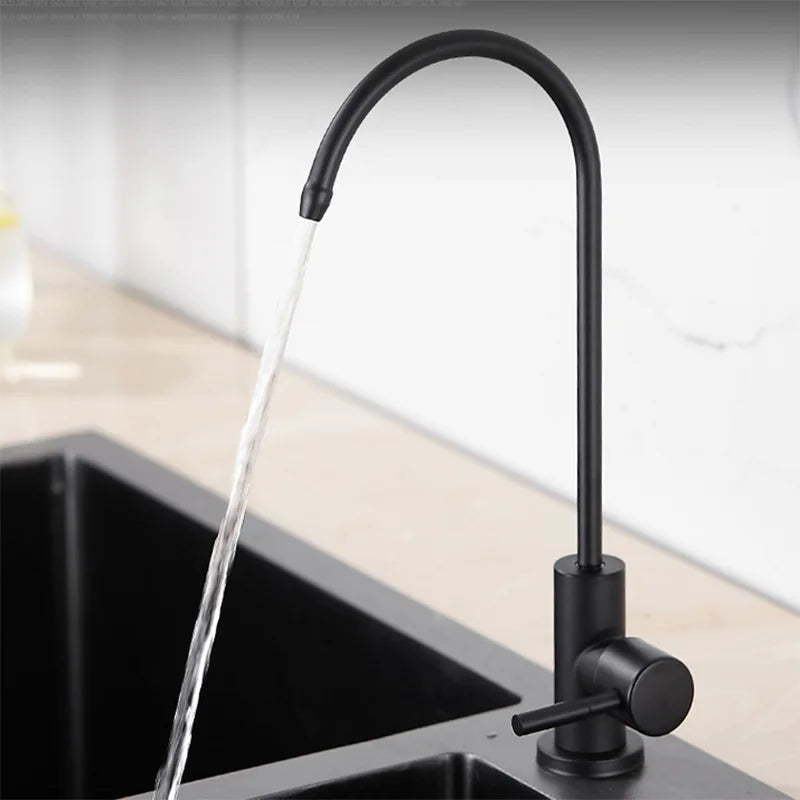 AquaFlow forgatható vízszűrős csaptelep — egykaros, munkalapra szerelhető kifolyócső