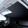AutoShield visszahúzható autóablak-árnyékoló — 135x90cm-es hővédő, UV-védelemmel, titánezüst fényvisszaverő felülettel