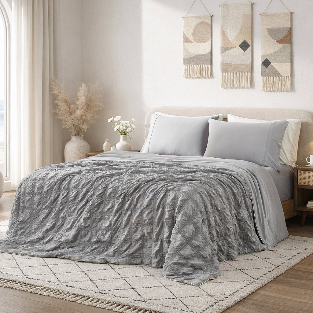 Edredón refrescante de la colección Comfort — tejido seersucker ligero con textura y trama abierta