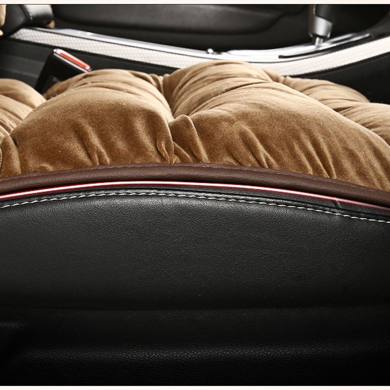 Comfort Plus vadderat bilstolsskydd — elastiskt tyg, konturerad design