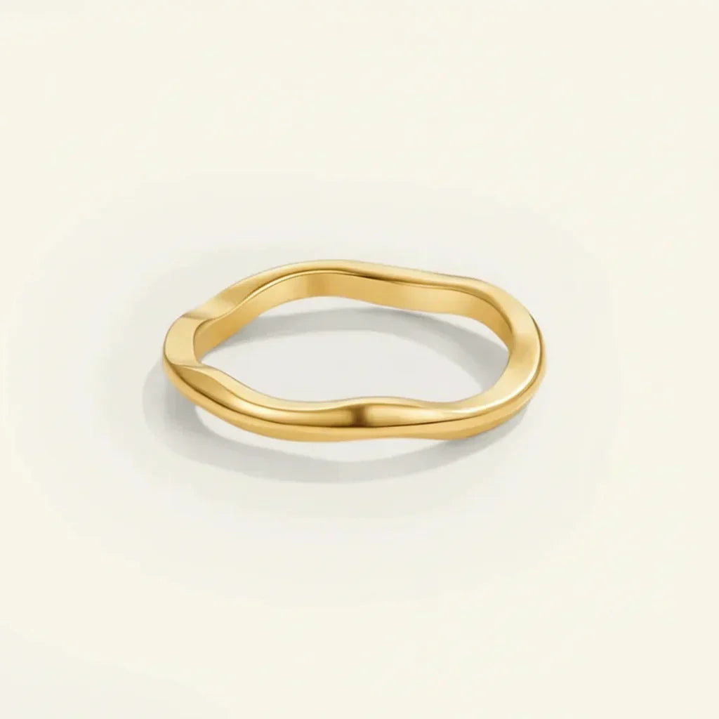 Anello minimalista in acciaio inossidabile — Finitura dorata liscia