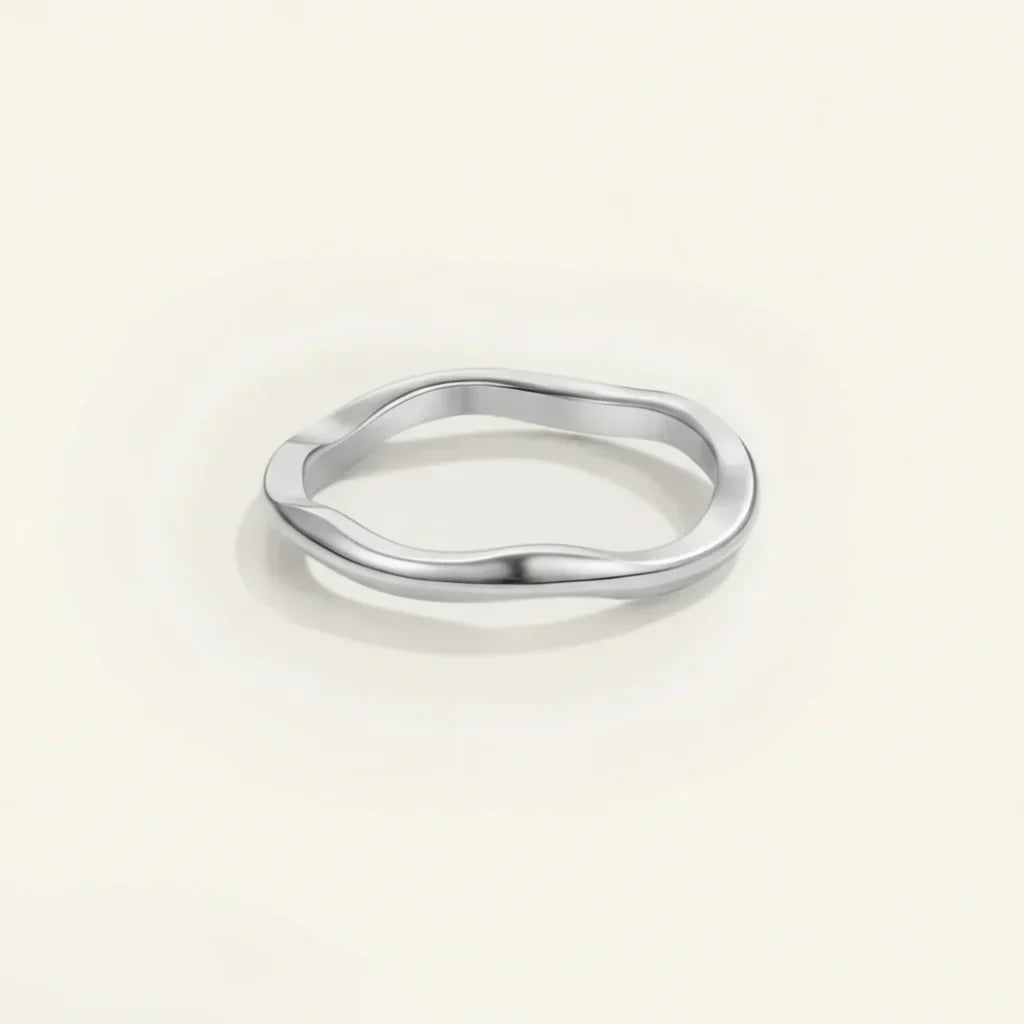 Anello minimalista in acciaio inossidabile — Finitura dorata liscia