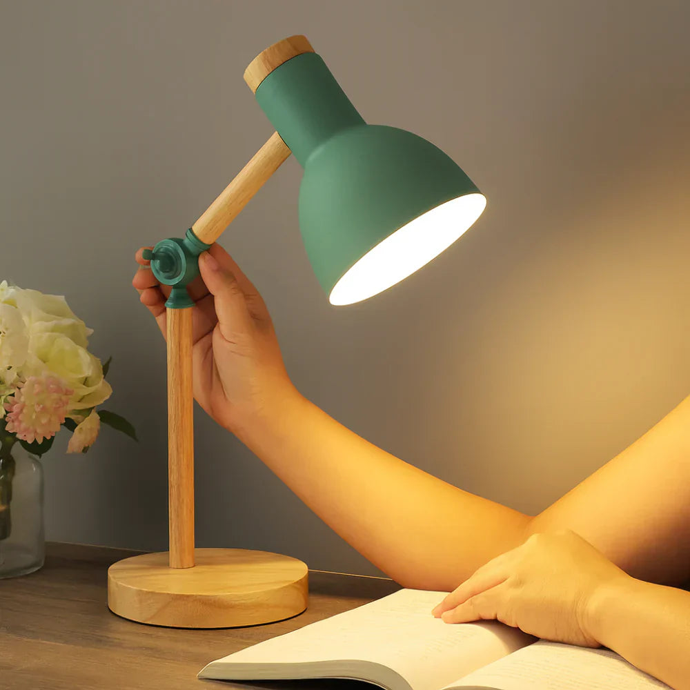 Verstellbare Schreibtischlampe aus Holz im nordischen Stil | Meowbutter