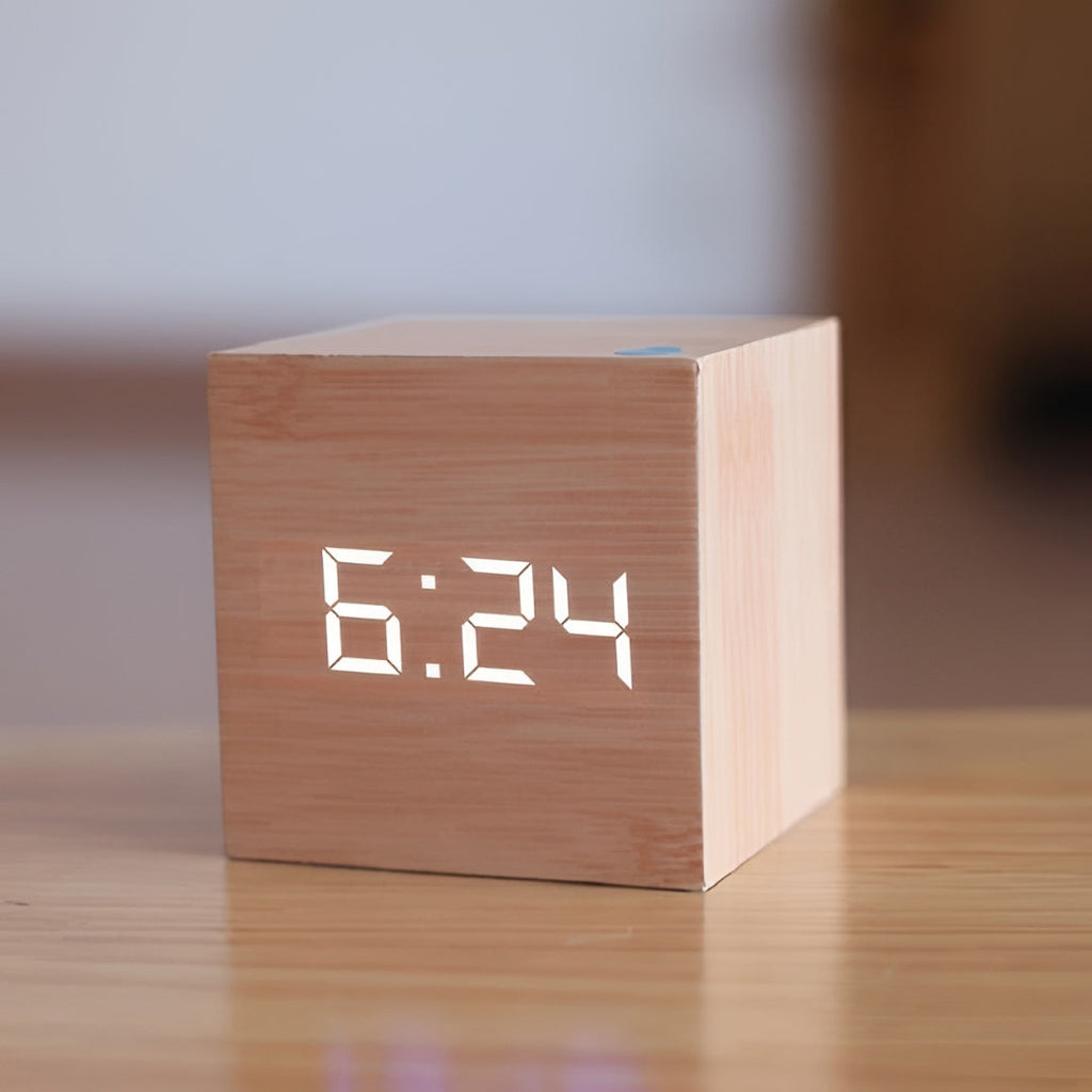 Digital väckarklocka med LED-display, skrivbordstemperaturmätare och timer | Meowbutter