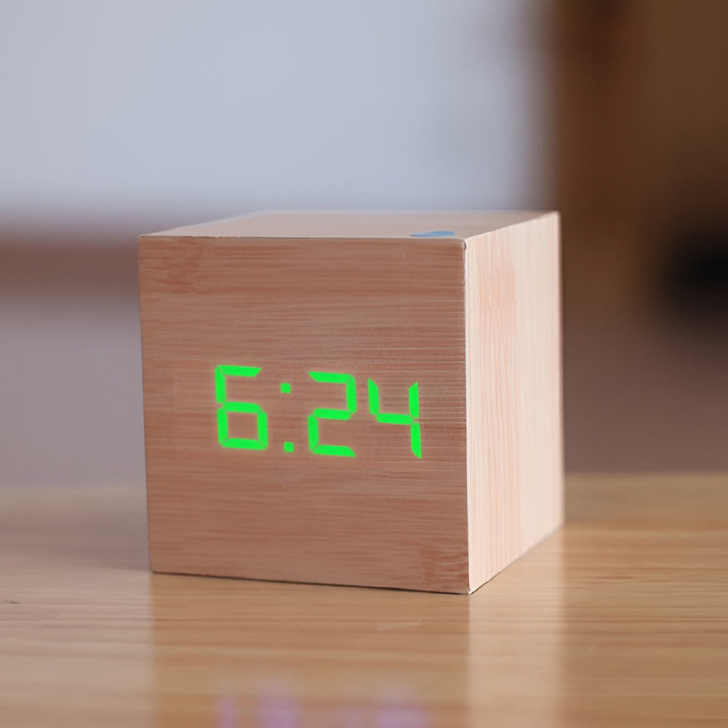 Digital väckarklocka med LED-display, skrivbordstemperaturmätare och timer | Meowbutter