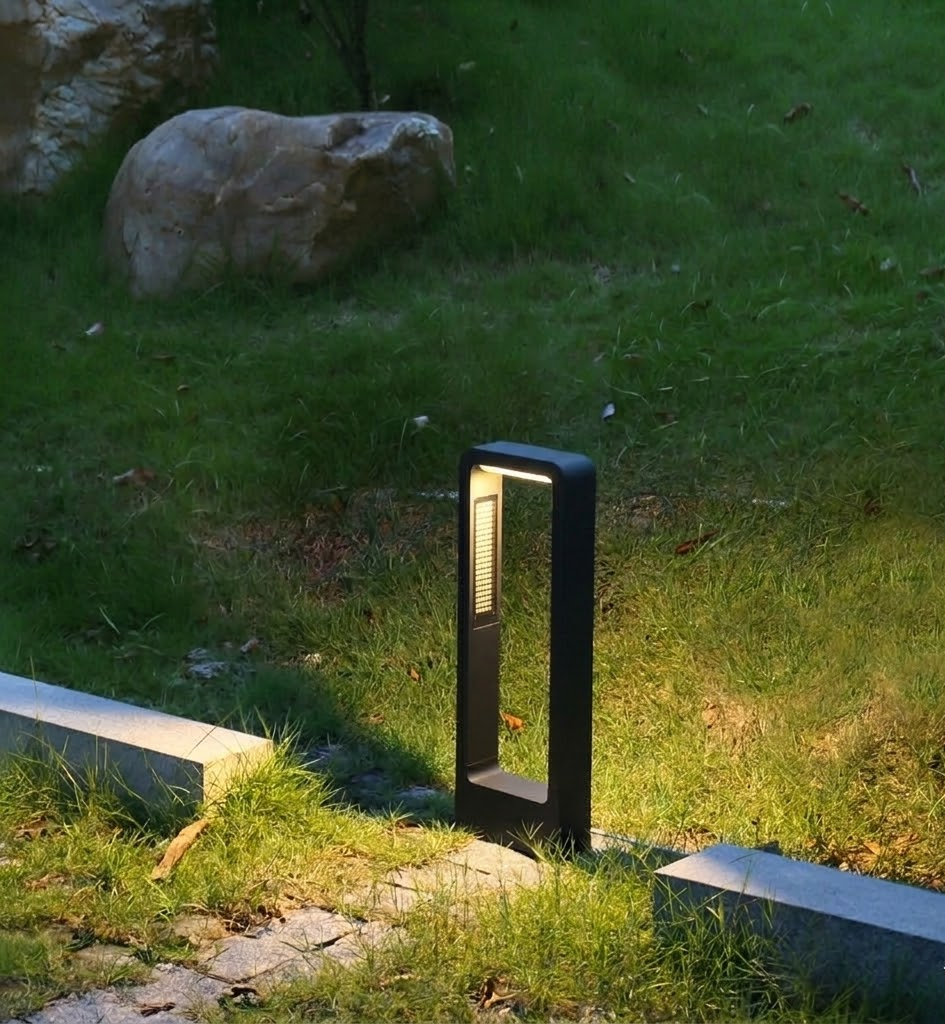 Modern Black Aluminum LED Pathway Light — Waterproof Outdoor Fixture