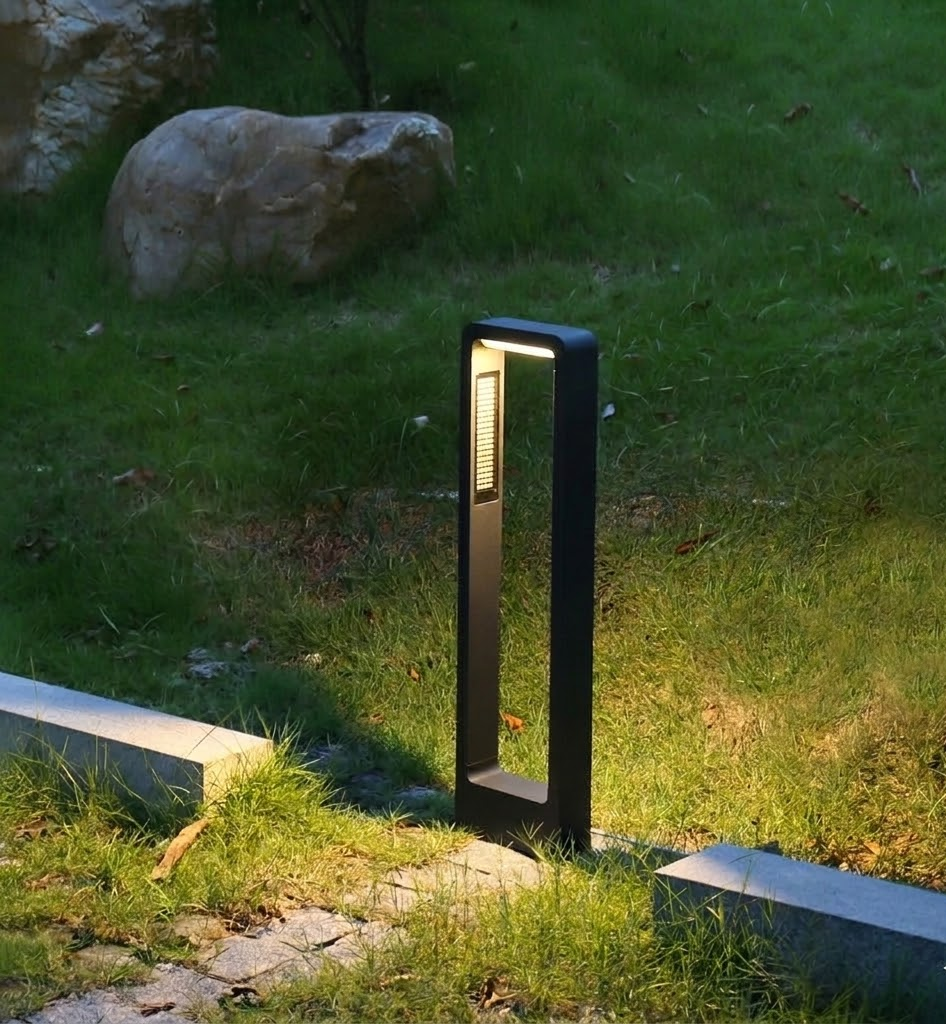 Modern Black Aluminum LED Pathway Light — Waterproof Outdoor Fixture