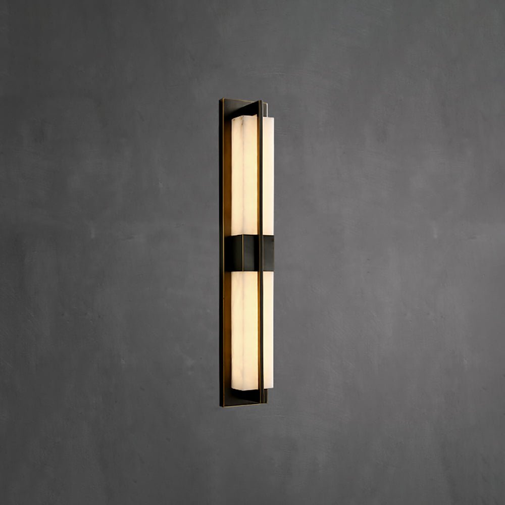 Mosazné a alabastrové LED nástěnné svítidlo pro elegantní osvětlení chodby a obývacího pokoje