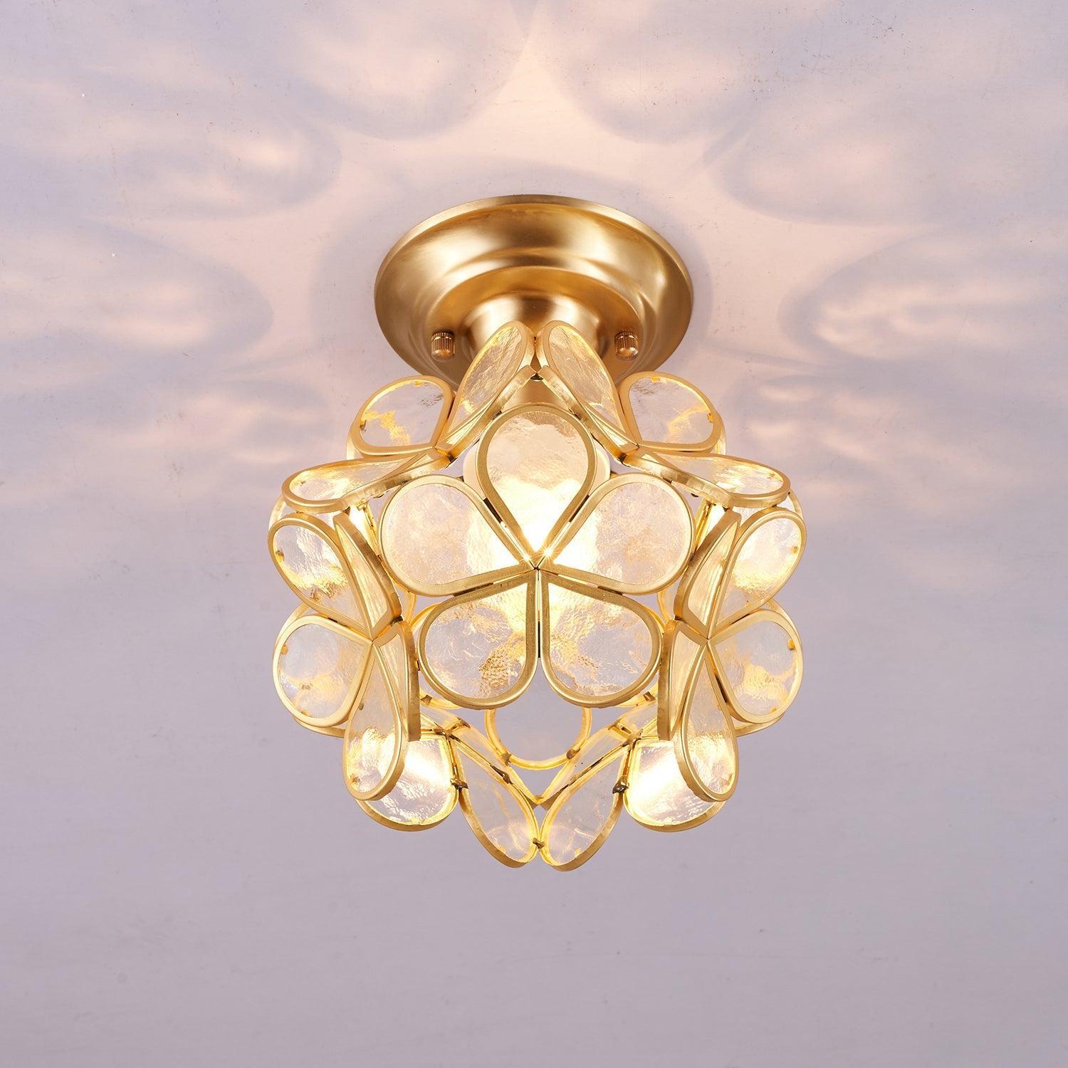 Lampada da soffitto elegante in ottone e vetro con motivo floreale