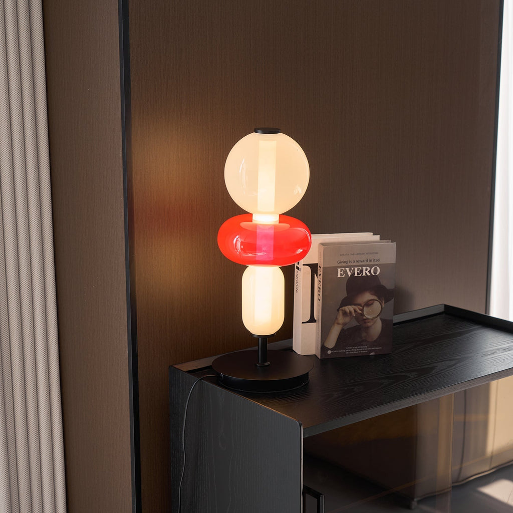 Pebbles glasbordlampe med integreret LED-belysning