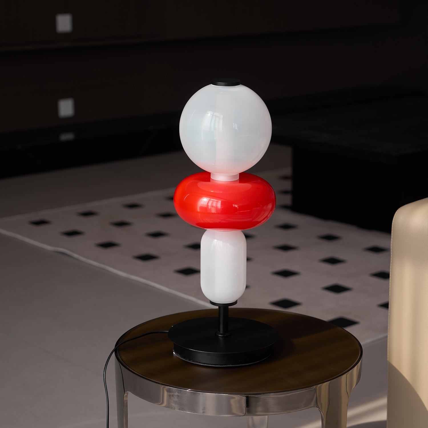 Pebbles glasbordlampe med integreret LED-belysning