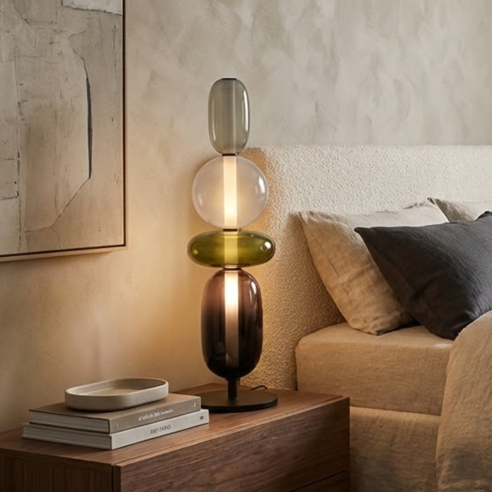 Pebbles glasbordlampe med integreret LED-belysning