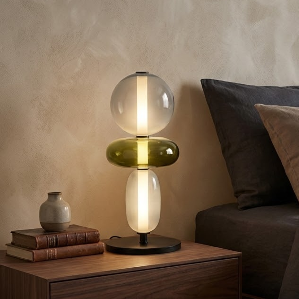 Pebbles glasbordlampe med integreret LED-belysning
