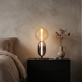 Pebbles glasbordlampe med integreret LED-belysning