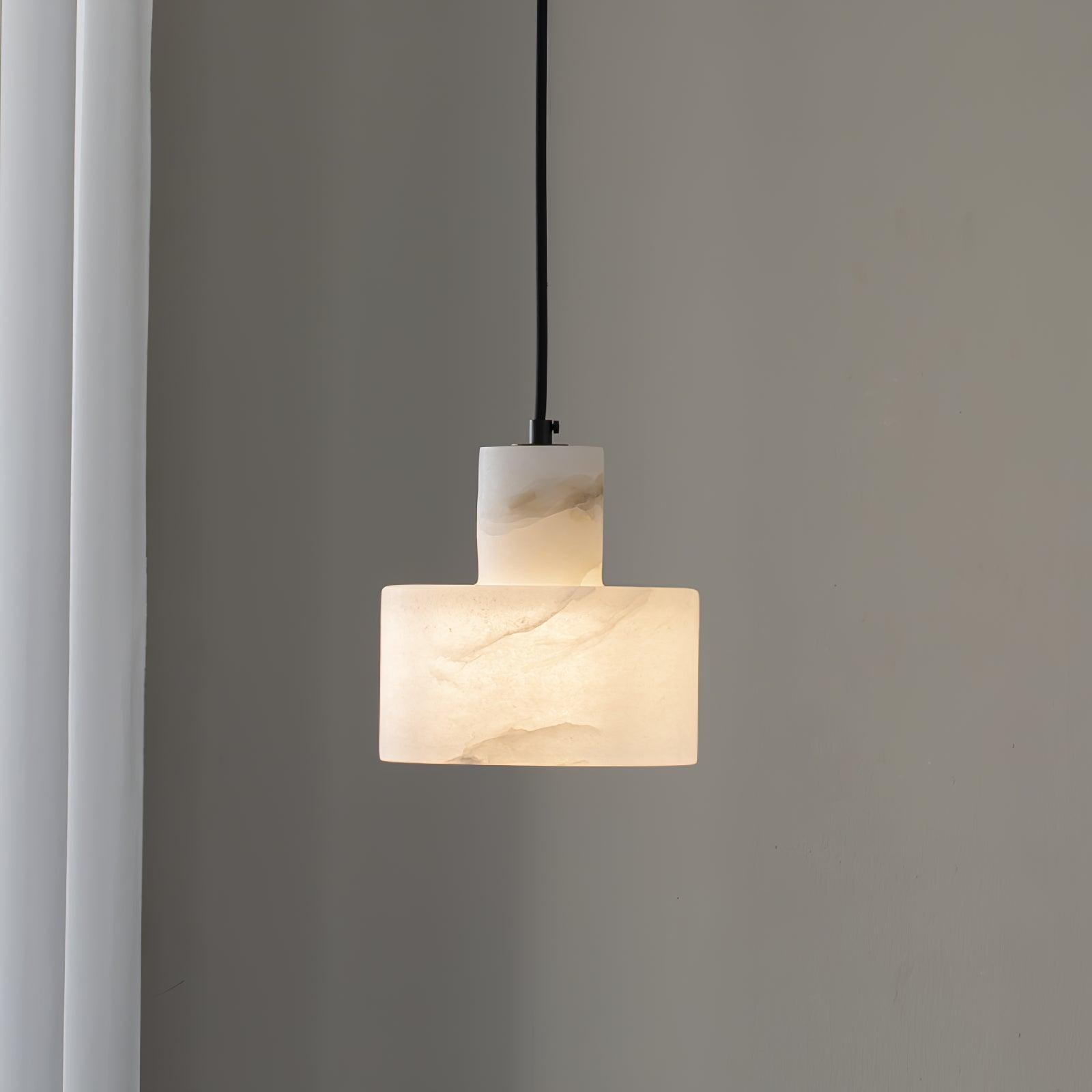 Chic Alabaster pendel med justerbar højde