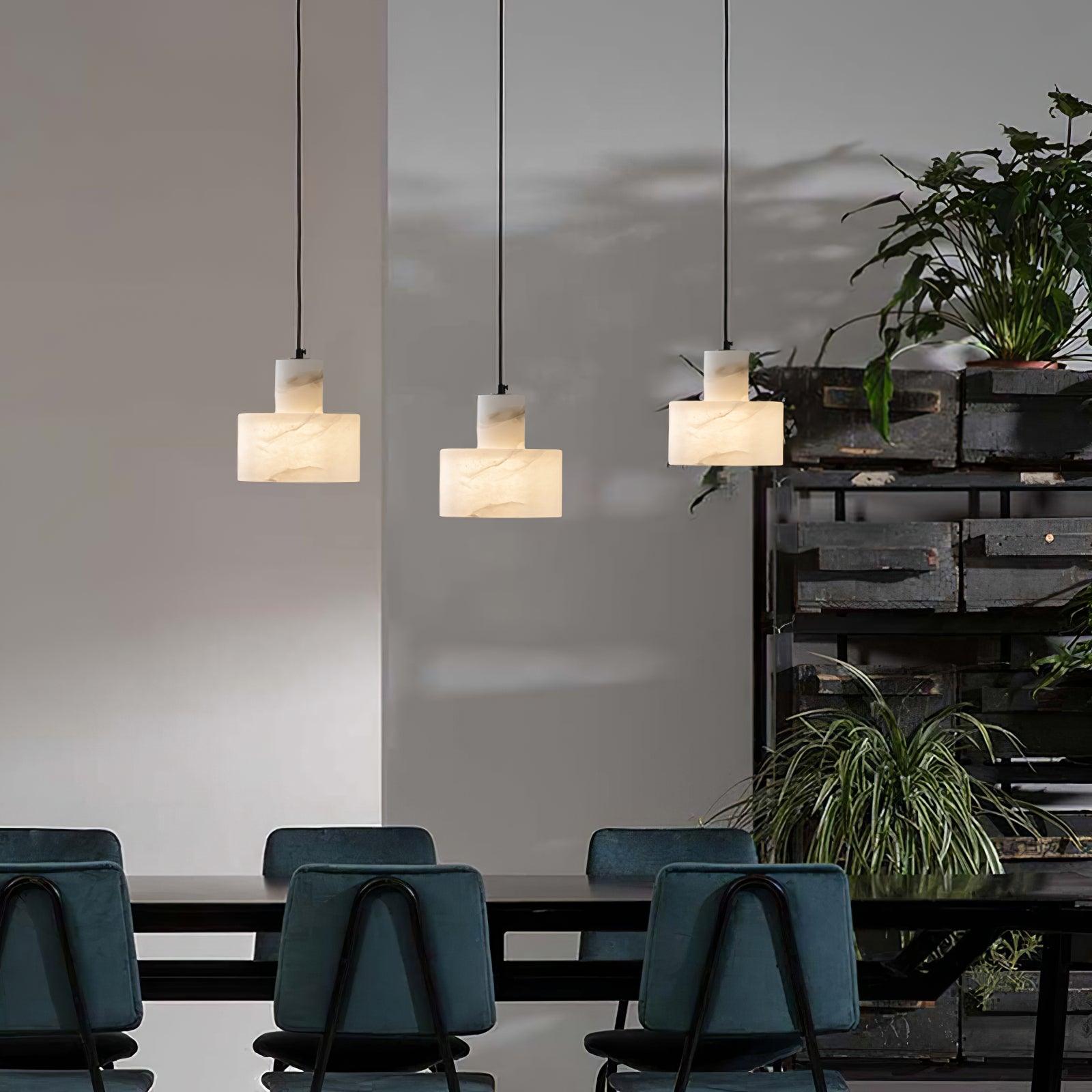 Chic Alabaster pendel med justerbar højde