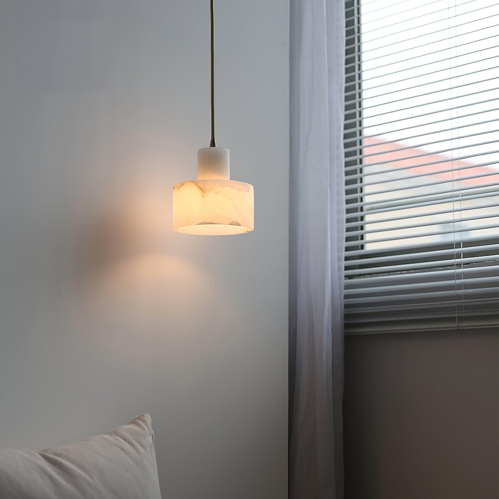 Chic Alabaster pendel med justerbar højde