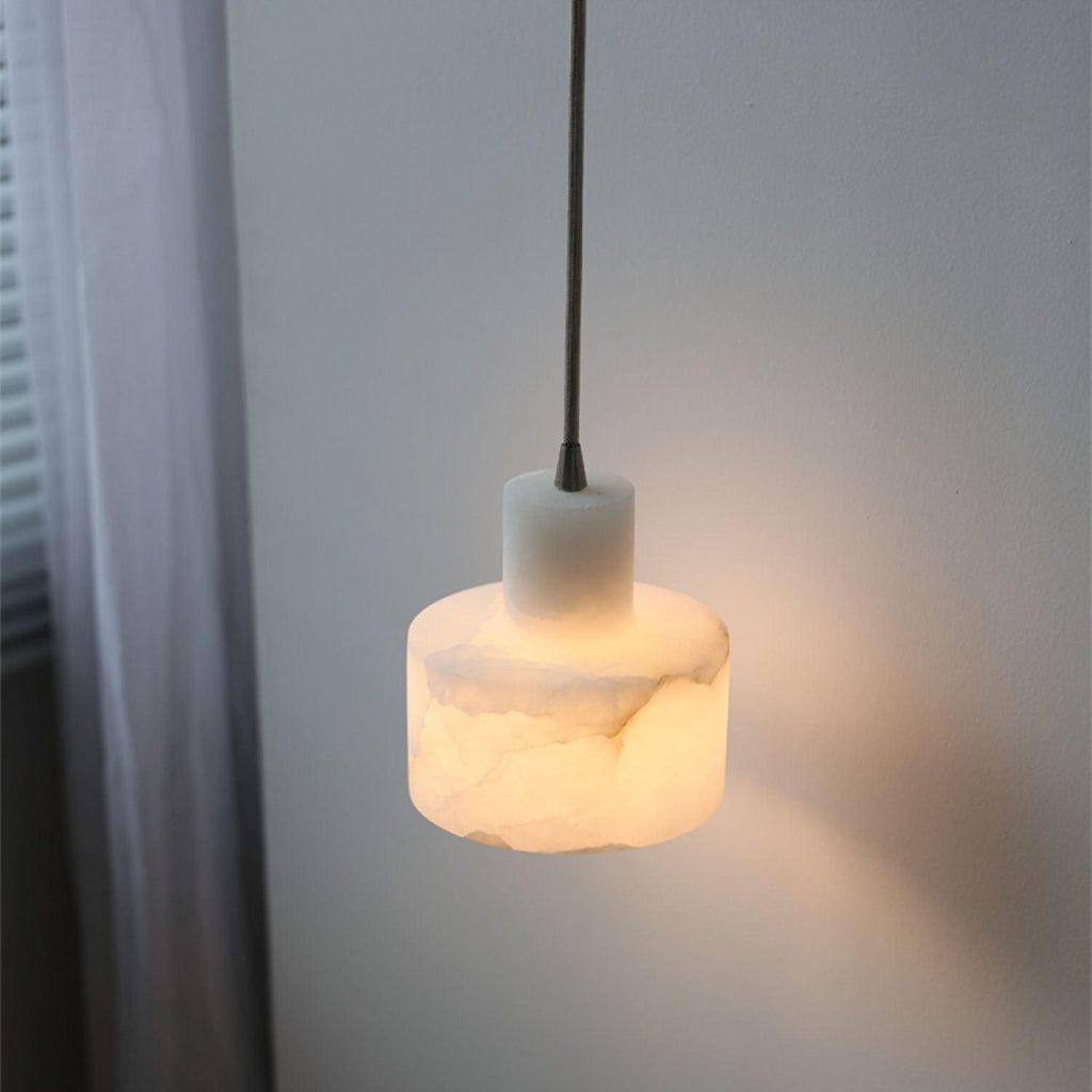 Chic Alabaster pendel med justerbar højde