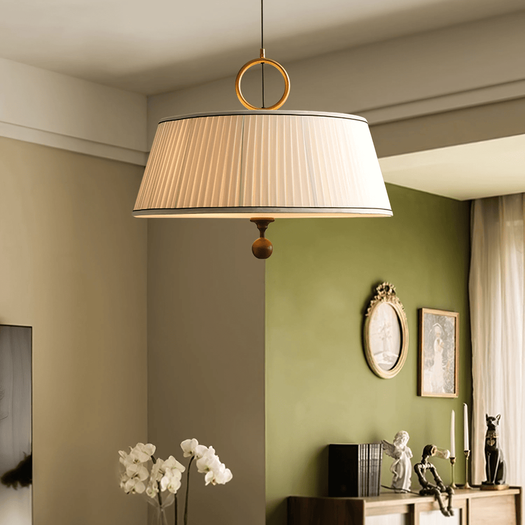 Luminária de Pendurar Refinada com Abajur de Tecido e Detalhes em Metal, Altura Ajustável