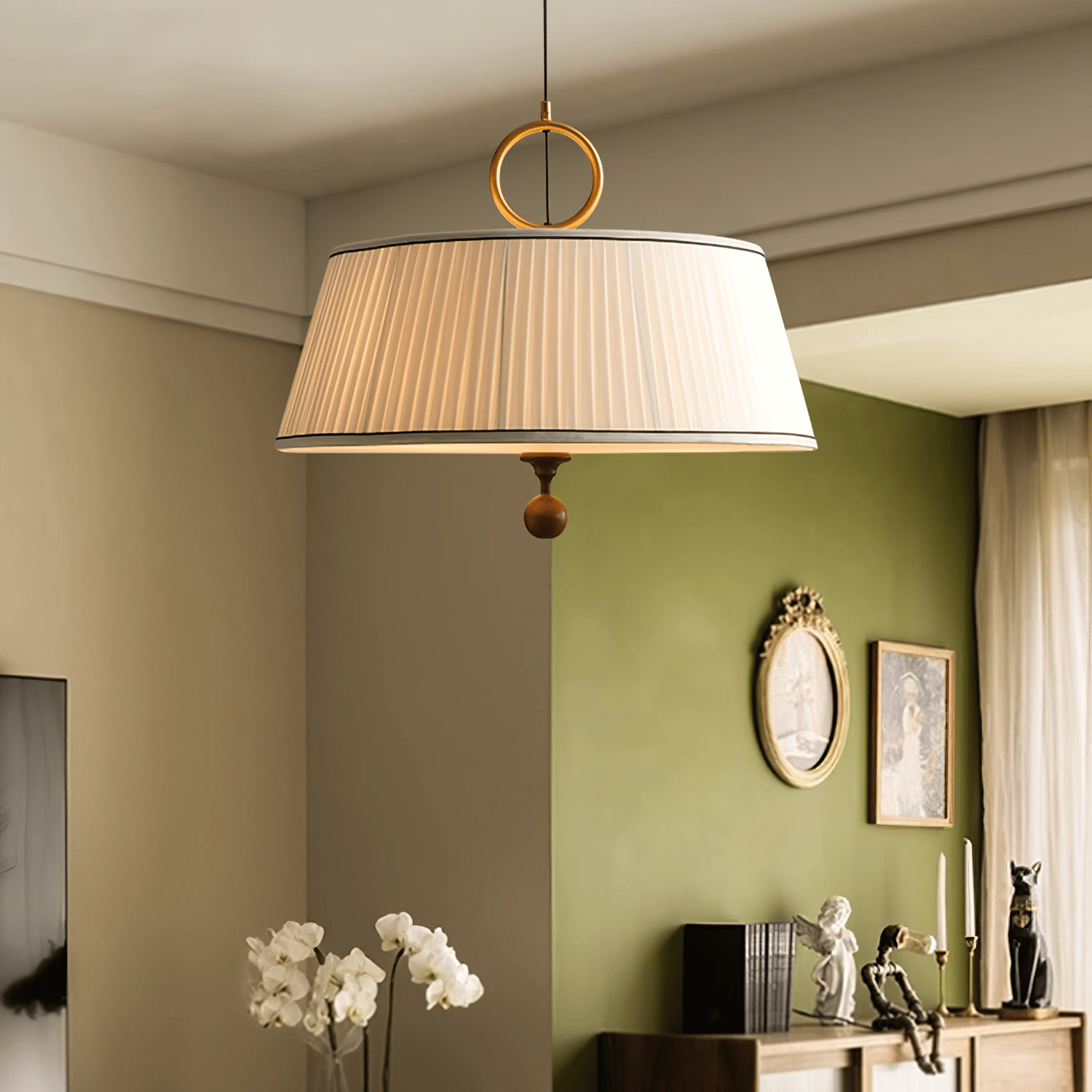 Luminária de Pendurar Refinada com Abajur de Tecido e Detalhes em Metal, Altura Ajustável