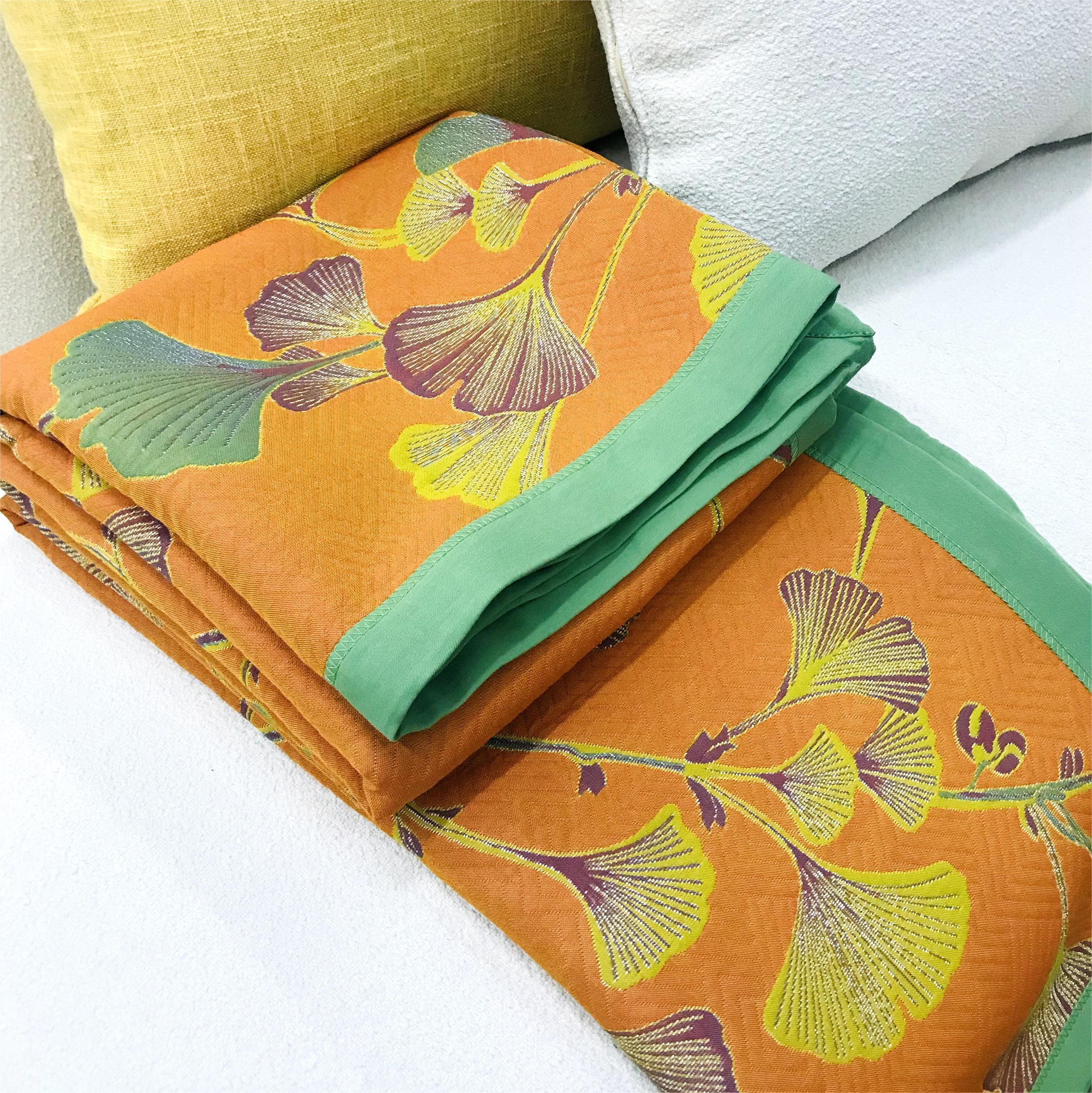 Elegáns, kétoldalas jacquard paplan — megfordítható kialakítás, egyenletes hőszigetelés