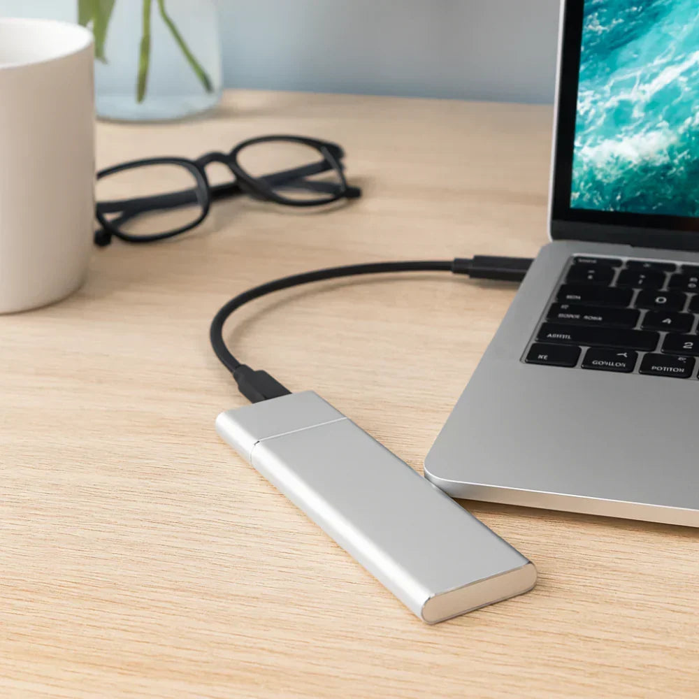 Unidad externa portátil de aluminio — diseño compacto de metal cepillado